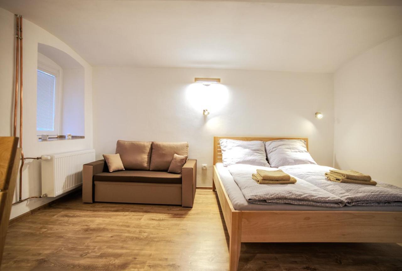 Apartmanek Mezi Kopci Apartment Jachymov Bagian luar foto