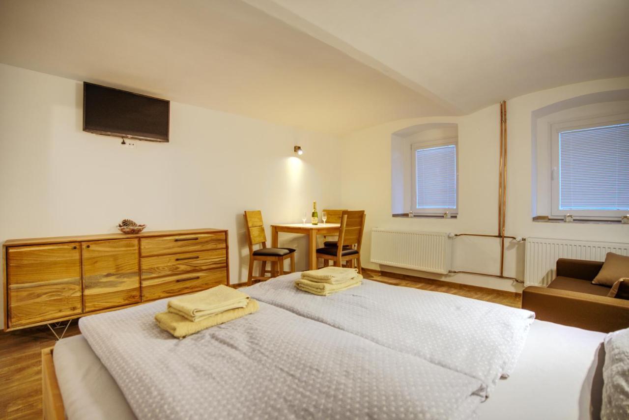 Apartmanek Mezi Kopci Apartment Jachymov Bagian luar foto